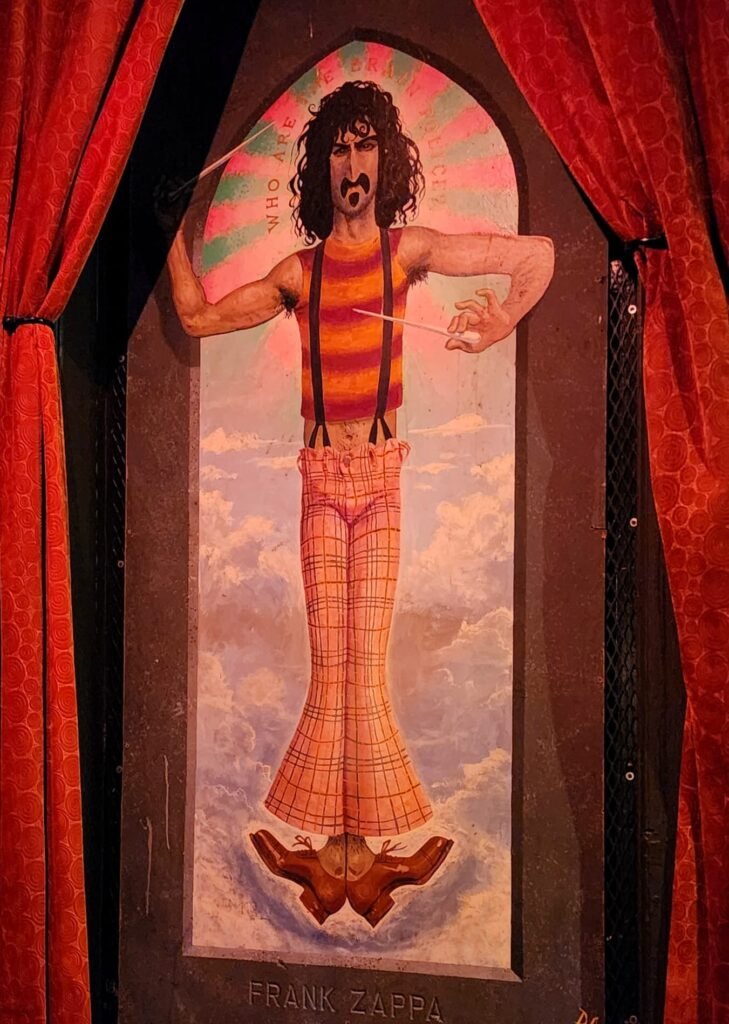 Frank Zappa murale del Met di Boston