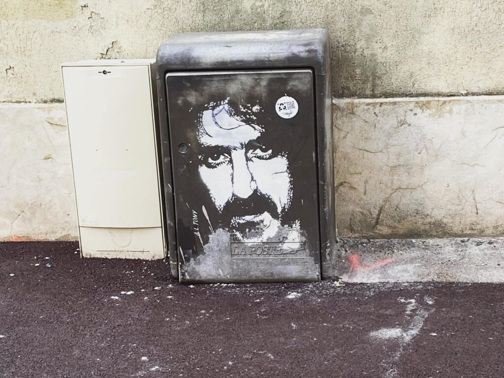 Frank Zappa In France (St-Germain-en-Laye, 78) street art