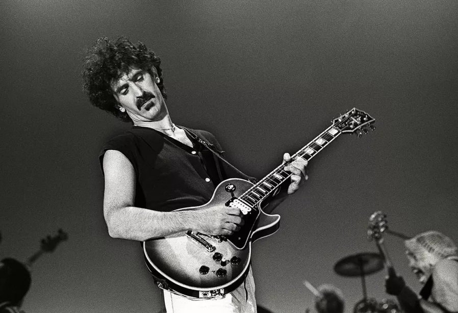 Le prime chitarre usate da Frank Zappa