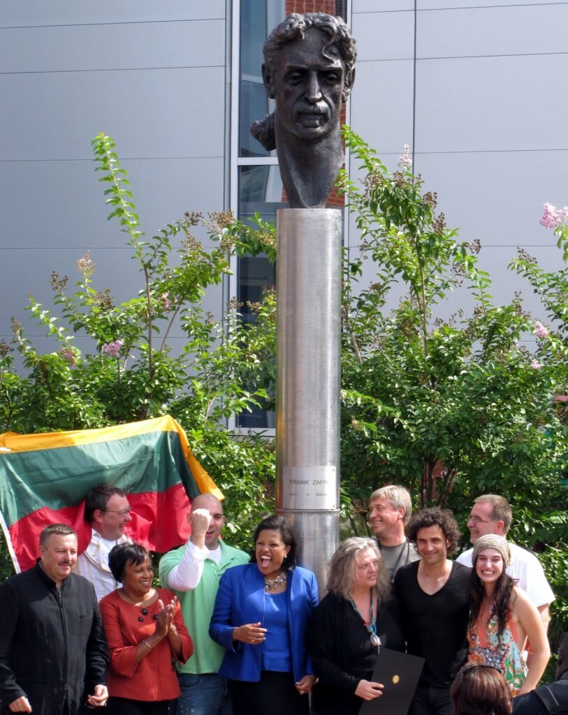 Statua di Frank Zappa a Baltimora
