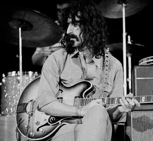 “La musica pop è la vera religione dei giovani di oggi…