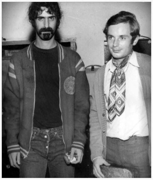 Frank Zappa suona un bouzouki con Jean-luc Ponty