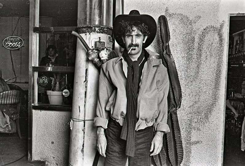 “Qualsiasi scemo può comporre una rima…