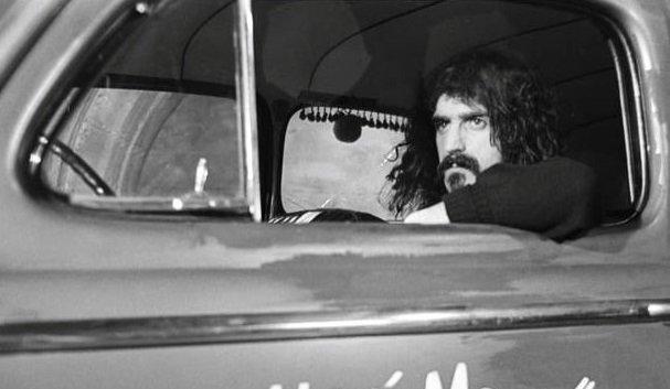 FZ: “Ho preso la patente a 23 anni e, quando è scaduta nel ’67, non l’ho più rinnovata…