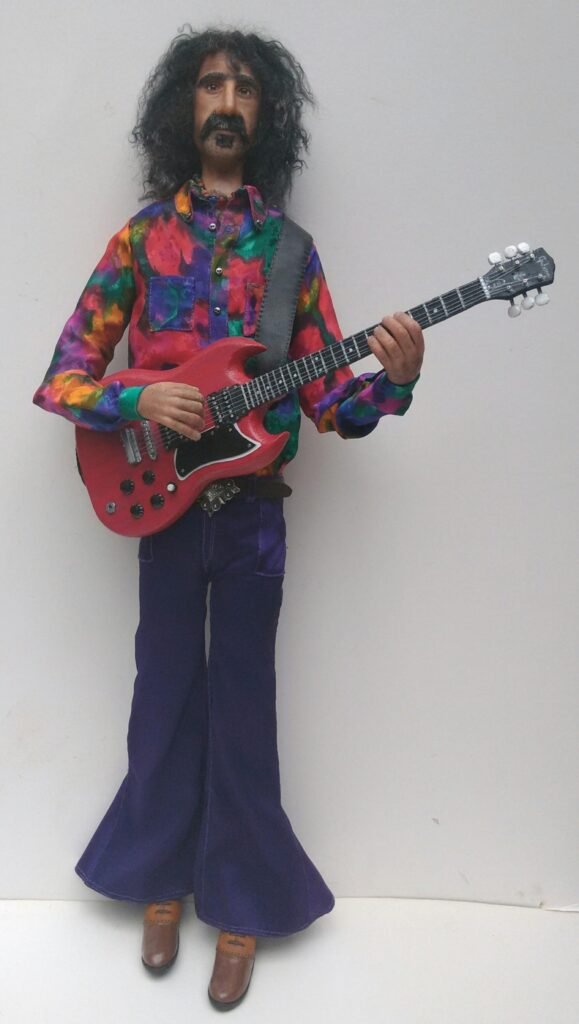 'Bambolo' che ritrae Frank Zappa con Gibson SG