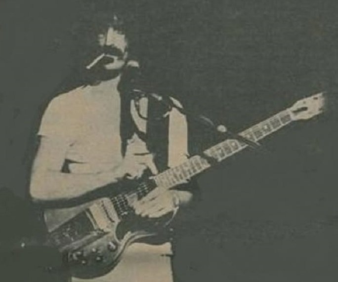 “Sono una specie in via di estinzione, devo difendermi ed assicurarmi di continuare a fare musica…