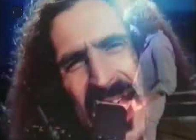 “Mi piace il tedesco, è una lingua rock. Certe lingue non le sopporto…