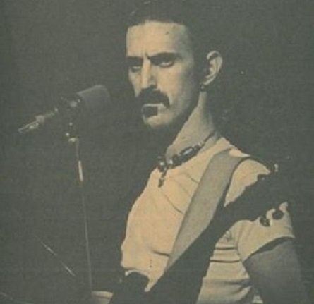 “La politica non è la risposta a tutto. Sono come i 1.000 clown del circo…