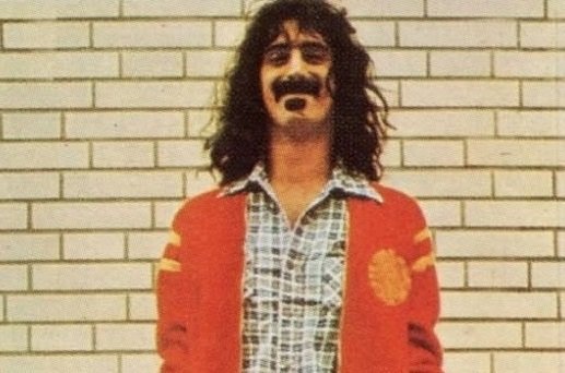 “Tutto ciò che è assurdo mi interessa molto…