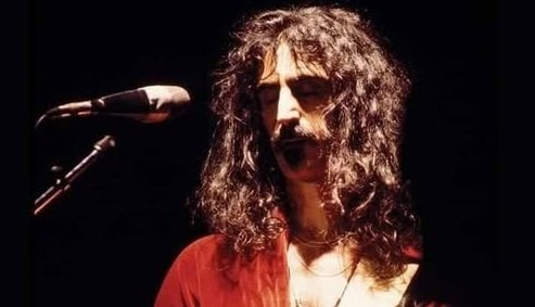 FZ:  “Senza la musica per decorarlo, il tempo sarebbe solo…