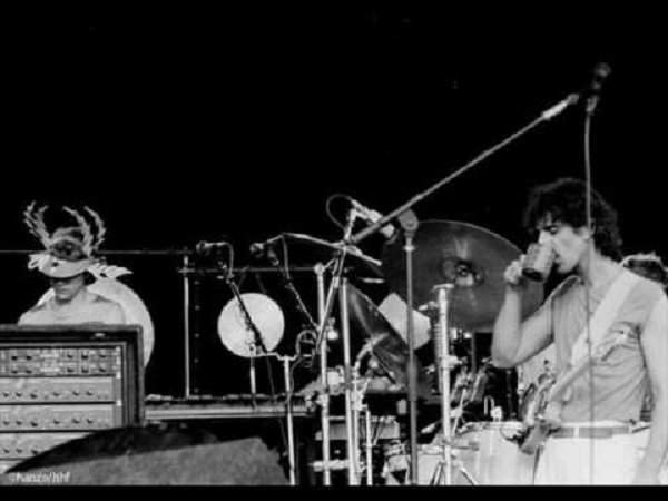 Frank Zappa e il megaschermo installato a Pistoia