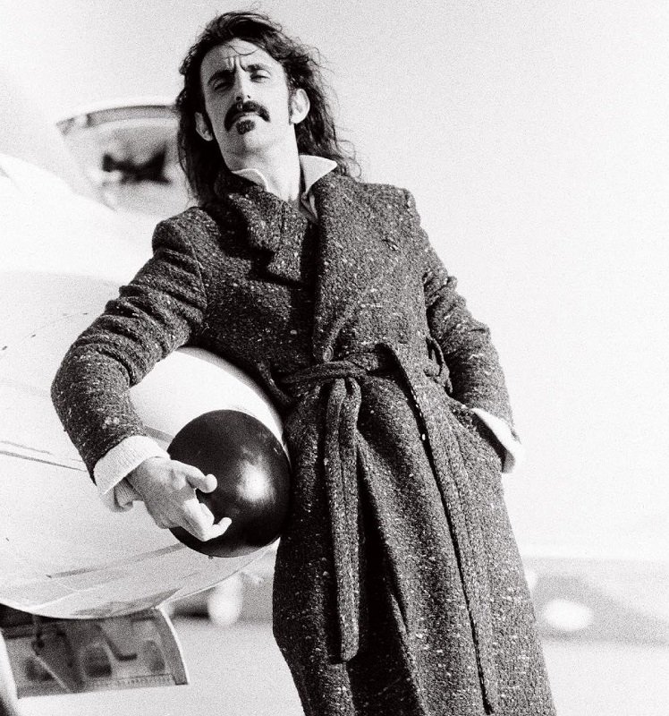 Zappa contrario alla musica al servizio dell'azione politica
