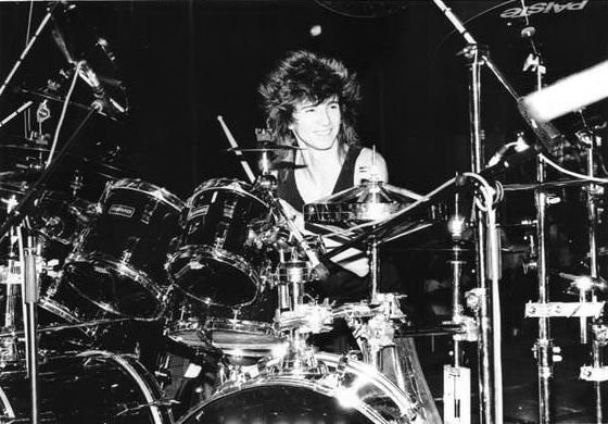 Terry Bozzio sostituito da Vinnie Colaiuta