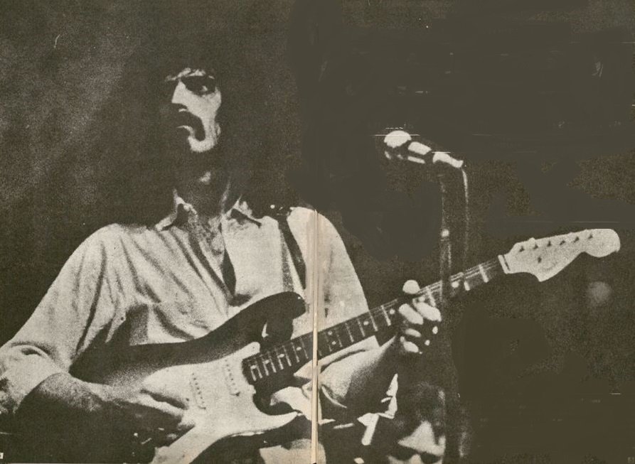 Frank Zappa compositore con la chitarra