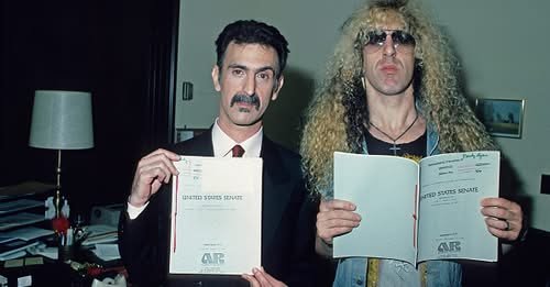 adesivi di Parental Advisory su Jazz from Hell di Zappa