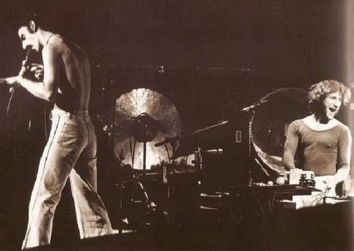 Frank Zappa controllava i musicisti durante gli assoli