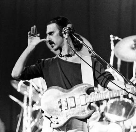 L'accordo concluso da Frank Zappa con la CBS