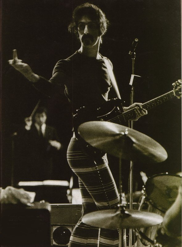 Frank Zappa dito medio