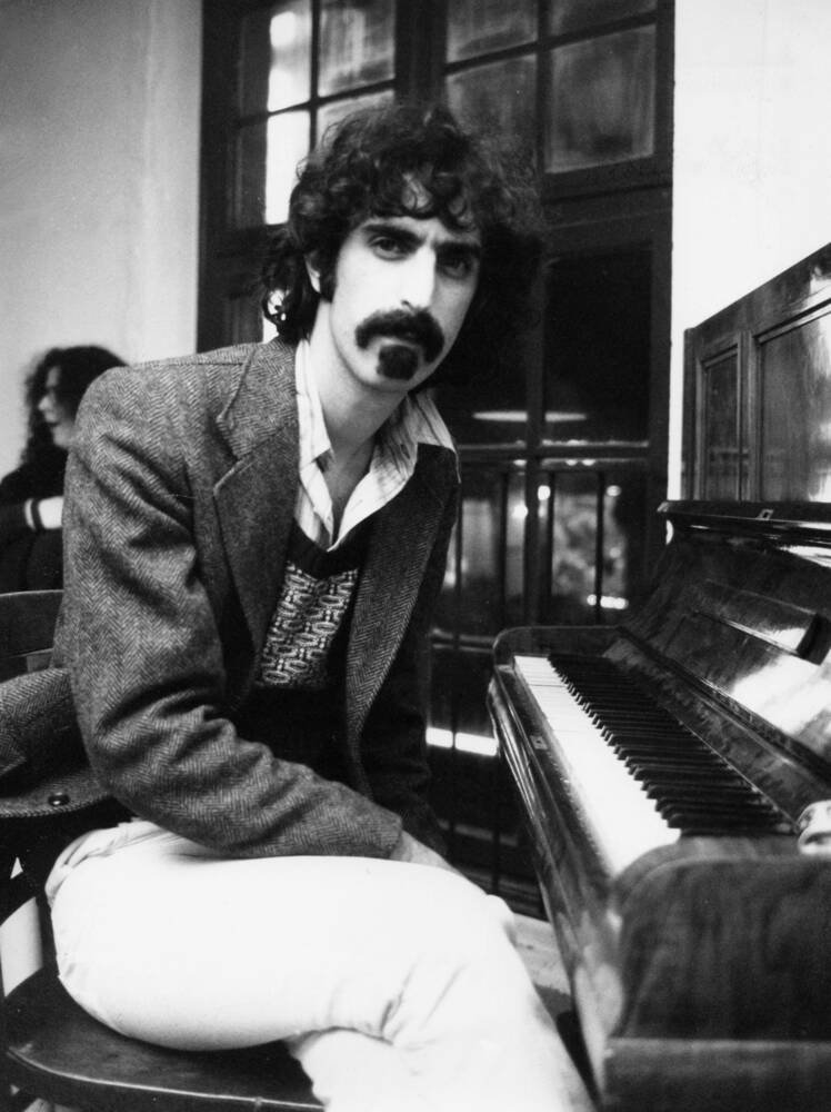 Frank Zappa al pianoforte